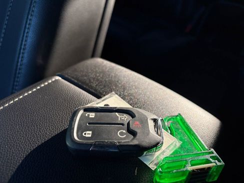 Used 2019 GMC Acadia SLT image 32