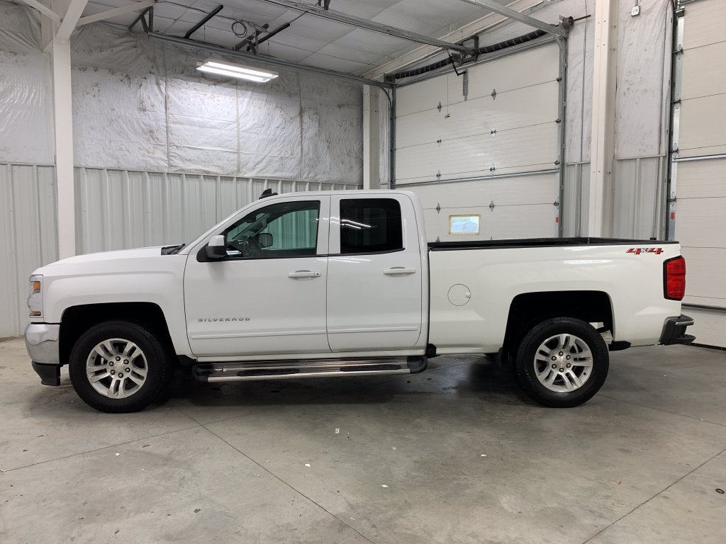 Used 2019 Chevrolet Silverado 1500 LT w/ All Star Edition AWD/4WD image 3