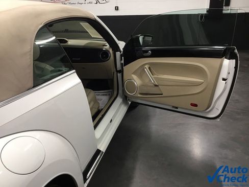 Used 2013 Volkswagen Beetle 2.0T image 40
