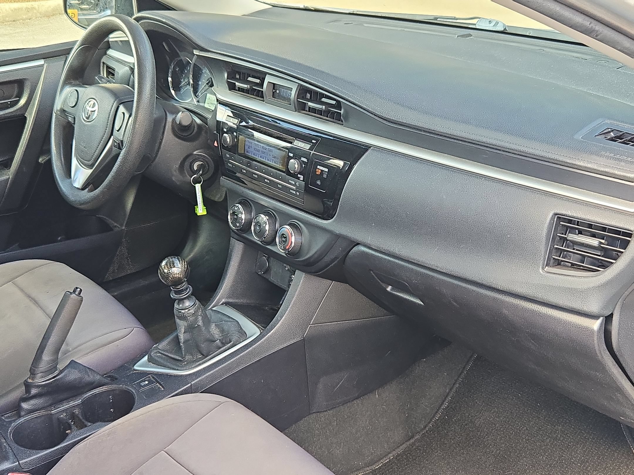 Used 2014 Toyota Corolla L FWD image 28