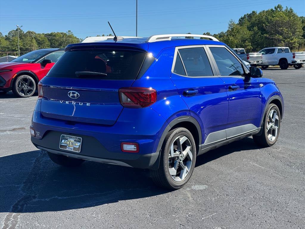 Used 2025 Hyundai Venue Limited FWD image 3