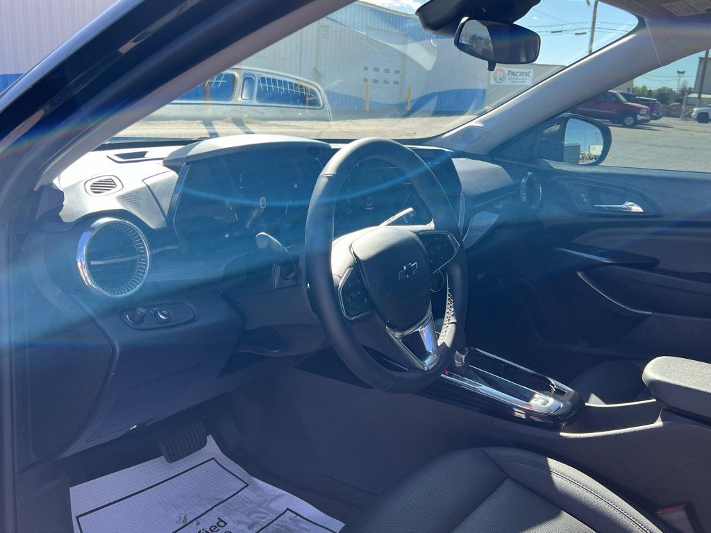 Used 2025 Chevrolet Trax ACTIV w/ Driver Confidence Package FWD image 23