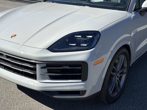Certified 2025 Porsche Cayenne S image 14