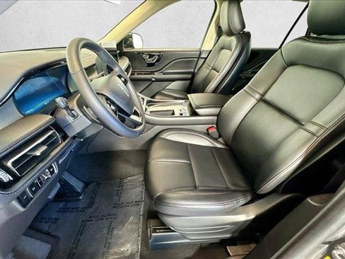 Used 2024 Lincoln Aviator AWD image 19