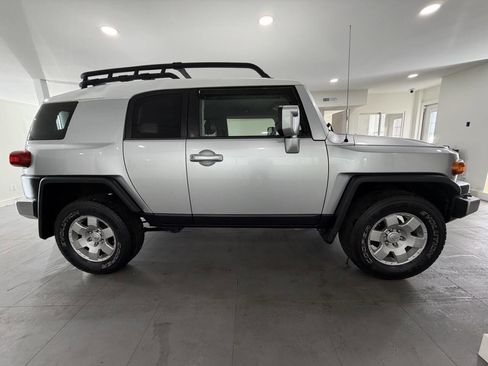 Used 2007 Toyota FJ Cruiser 4WD image 10
