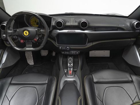 Used 2019 Ferrari Portofino Base image 2