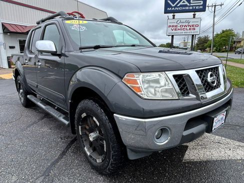Used 2011 Nissan Frontier SL w/ Moonroof Pkg AWD/4WD image 3
