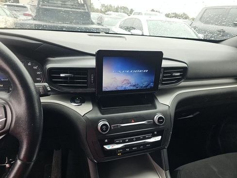 Used 2020 Ford Explorer XLT w/ Class III Trailer Tow Package image 6
