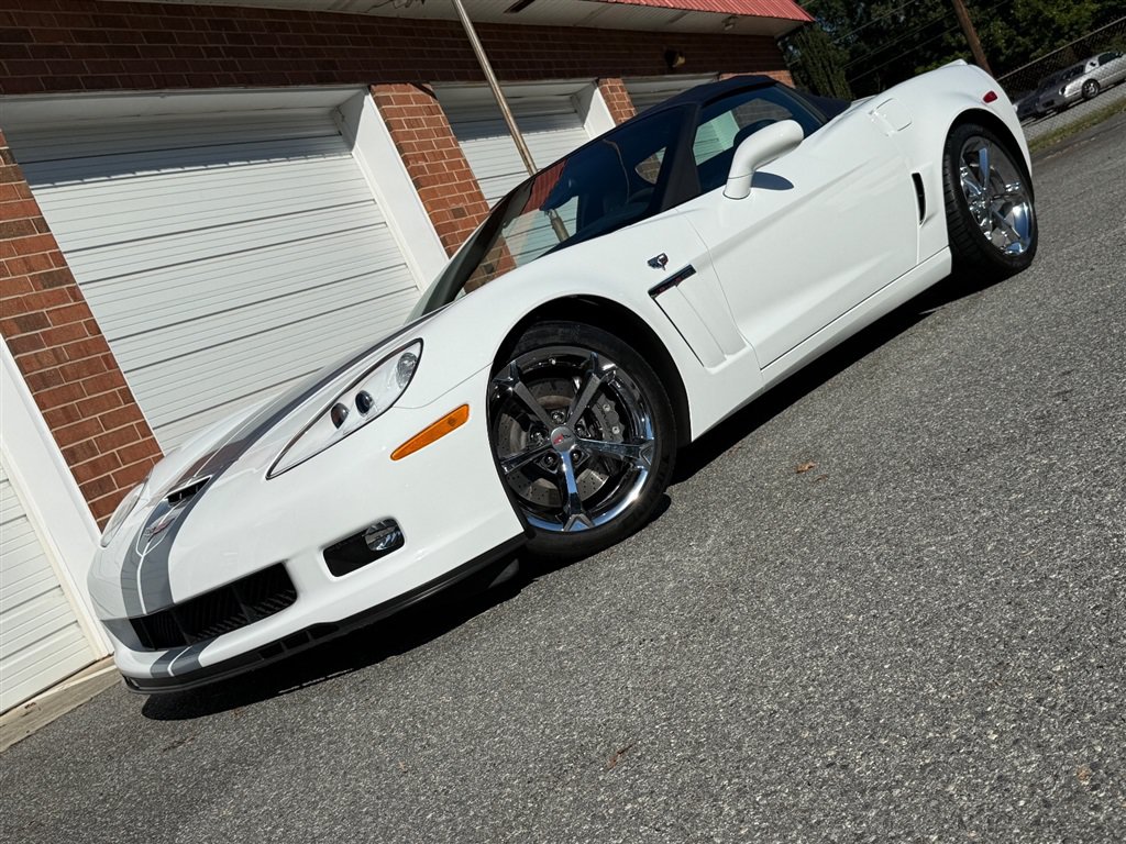 Used 2013 Chevrolet Corvette Grand Sport w/ 4LT Preferred Equipment Group RWD image 3