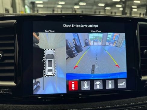 New 2027 Chrysler Pacifica Select w/ Family Tech Group FWD image 31