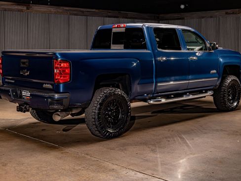 Used 2016 Chevrolet Silverado 2500 High Country w/ Duramax Plus Package image 10
