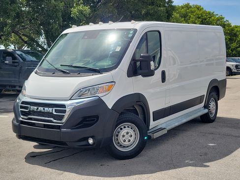 Used 2025 RAM ProMaster 2500 w/ U-Haul Equipment Group FWD image 33