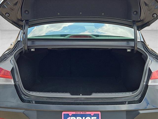 Used 2025 Hyundai Elantra SEL FWD image 6