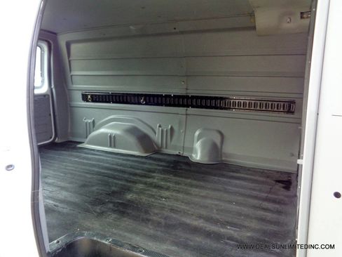 Used 2013 Ford E-250 and Econoline 250 w/ PWR Group image 17