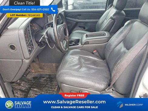 Used 2003 Chevrolet Avalanche 2500 w/ Driver Convenience Package image 9
