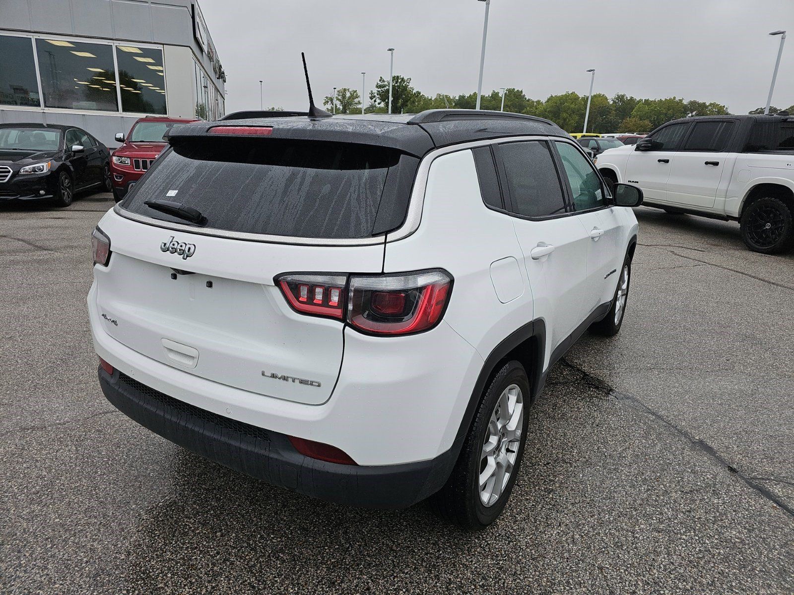 Used 2025 Jeep Compass Limited AWD/4WD image 6