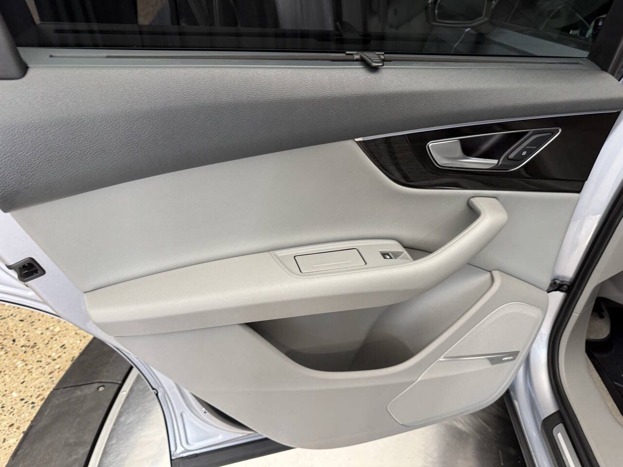 Used 2018 Audi Q7 3.0T Premium Plus AWD/4WD image 33