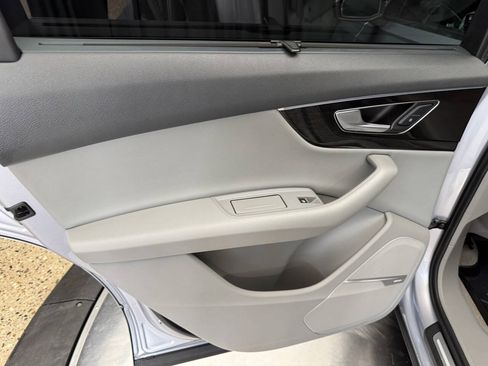 Used 2018 Audi Q7 3.0T Premium Plus AWD/4WD image 33