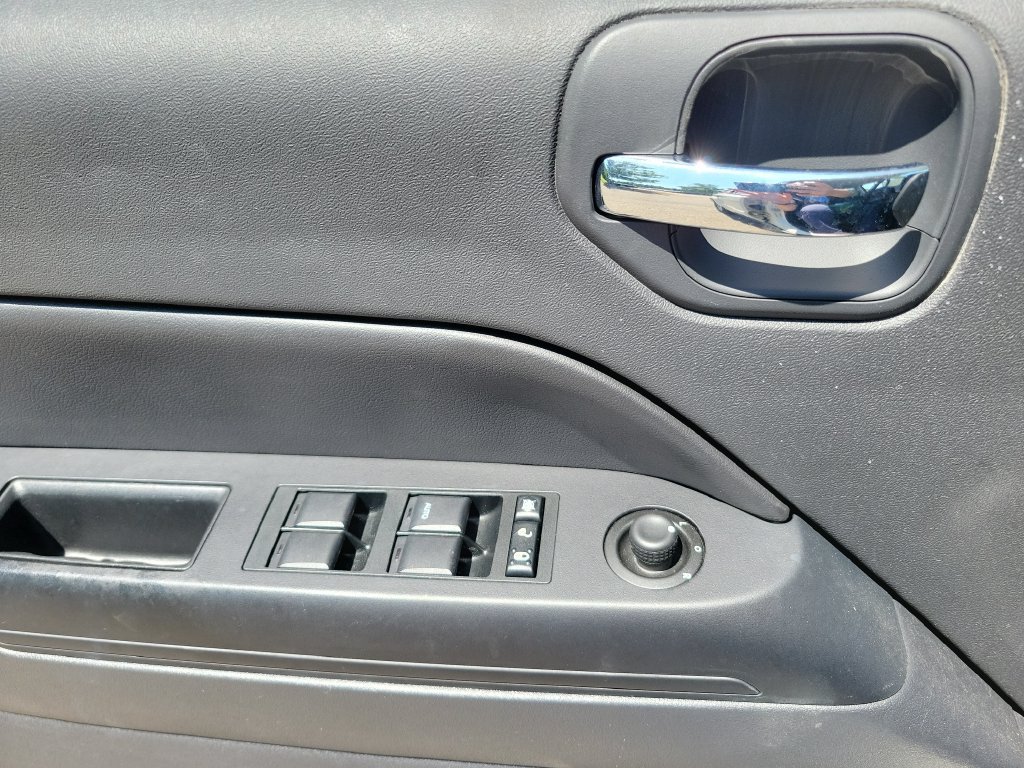 Used 2009 Jeep Patriot Sport FWD image 24