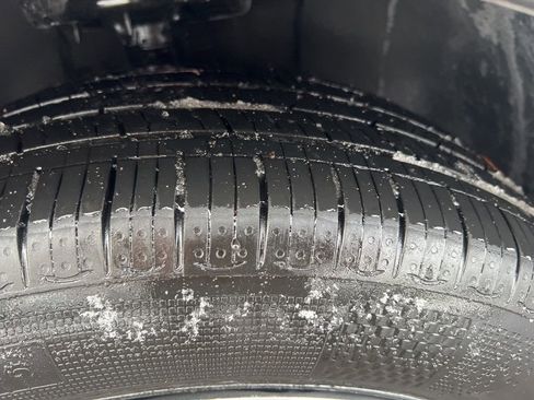 Certified 2024 Kia Niro EX image 40