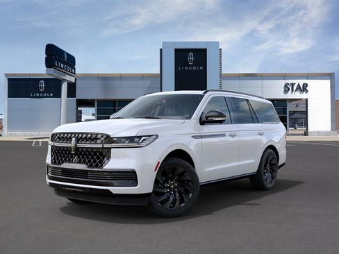 New 2027 Lincoln Navigator Reserve w/ Jet Appearance Package AWD/4WD image 2