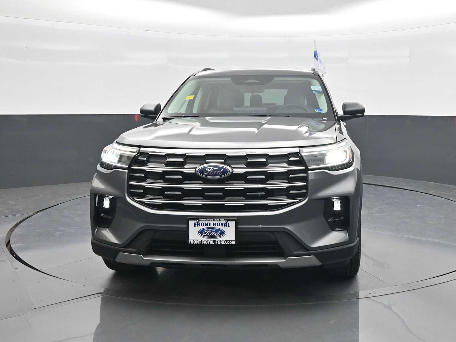 Used 2026 Ford Explorer Active w/ Active Comfort Package AWD/4WD image 3