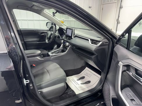 Used 2024 Toyota RAV4 XLE FWD image 10