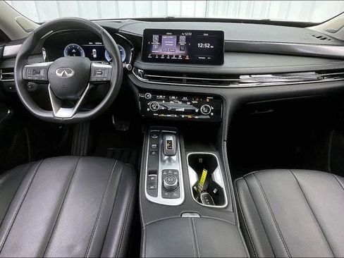 Certified 2025 INFINITI QX60 Luxe w/ Vision Package image 16