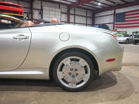 Used 2004 Lexus SC 430 Convertible RWD image 5