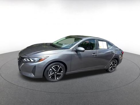 Used 2025 Nissan Sentra SV FWD image 8
