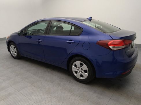 Used 2017 Kia Forte LX image 3
