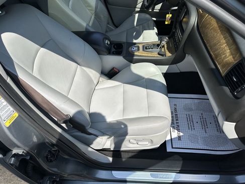 Used 2005 Jaguar S-TYPE R image 19