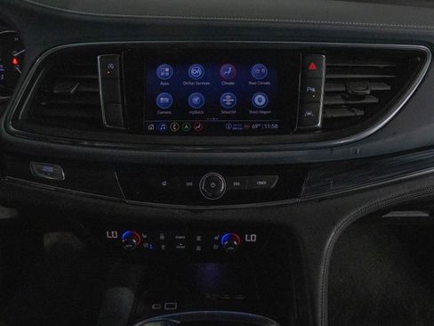 Used 2024 Buick Enclave Premium image 4