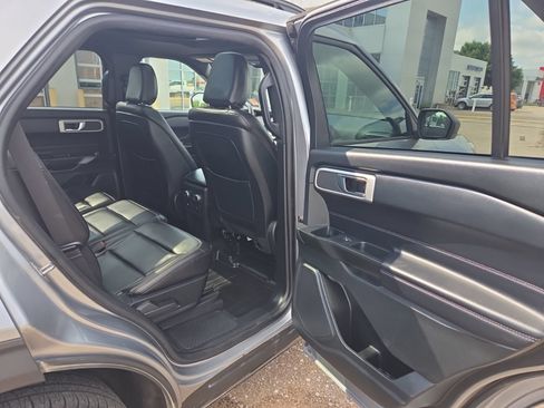 Used 2020 Ford Explorer XLT w/ Equipment Group 202A AWD/4WD image 45