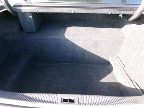 Used 2007 Lincoln Town Car Signature Limited image 6