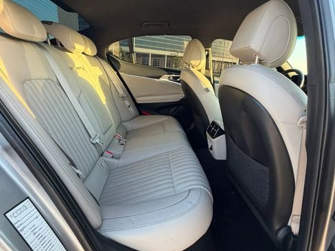 Used 2022 Genesis G70 3.3T RWD image 32
