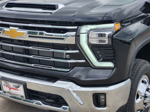 New 2026 Chevrolet Silverado 3500 LTZ image 8