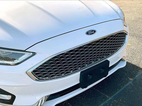 Used 2020 Ford Fusion Energi Titanium image 29