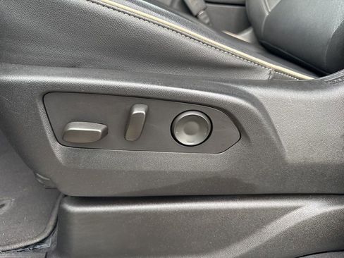 Used 2023 Chevrolet Suburban Premier AWD/4WD image 10