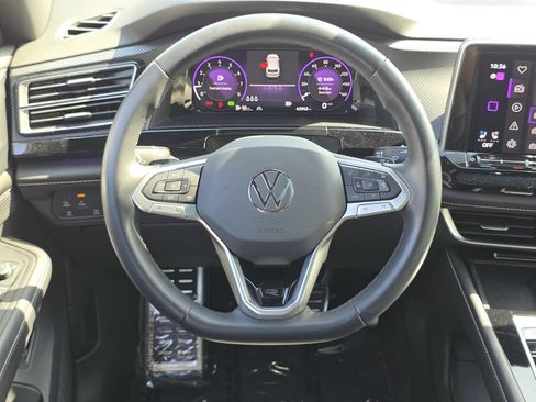 Used 2024 Volkswagen Atlas Cross Sport SEL R-Line AWD/4WD image 20