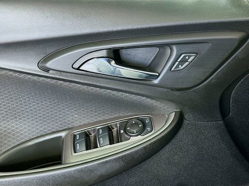 Used 2022 Chevrolet Malibu LT FWD image 18