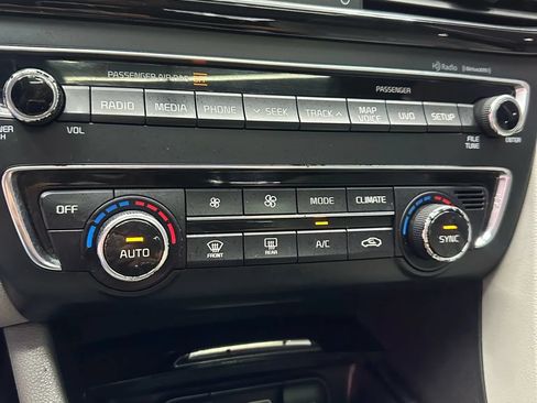Used 2016 Kia Optima EX w/ Premium Package FWD image 18