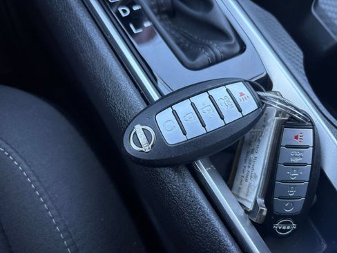 Used 2025 Nissan Altima 2.5 SV FWD image 25