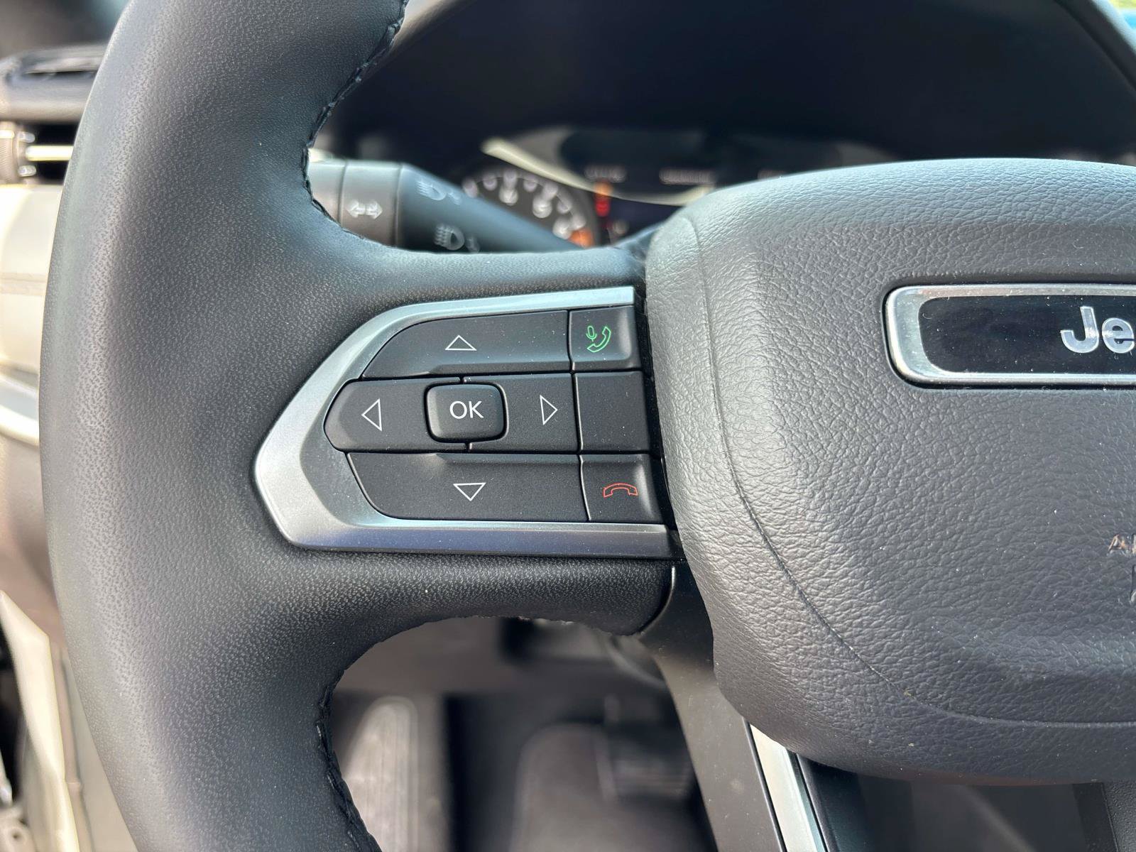 Certified 2025 Jeep Compass Limited AWD/4WD image 19