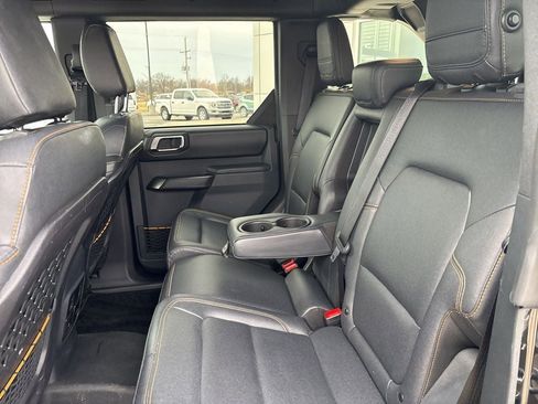 Used 2024 Ford Bronco Badlands w/ Sasquatch Package image 18