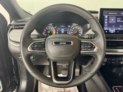 Used 2024 Jeep Compass Latitude AWD/4WD image 13