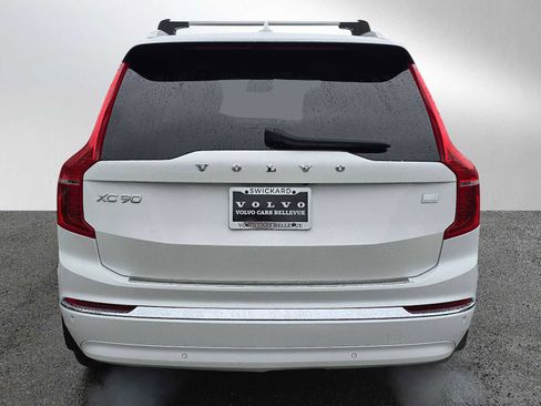 Certified 2023 Volvo XC90 T8 Ultimate w/ Lounge Package image 4