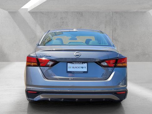 Used 2025 Nissan Altima 2.5 SV FWD image 6