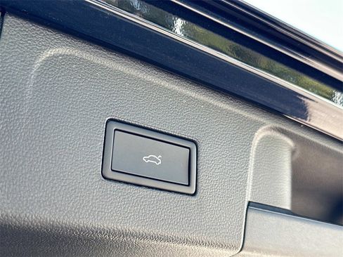 New 2025 Volkswagen Atlas SEL image 24