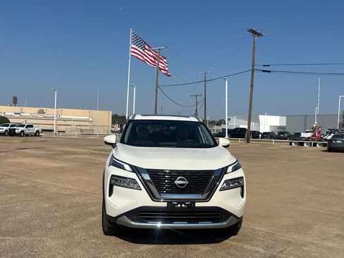 Certified 2023 Nissan Rogue Platinum w/ Platinum Premium Package AWD/4WD image 4